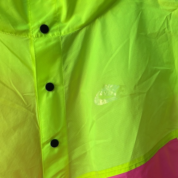 Nike Hi-vis Fluorescent Shirt - Picture 4 of 9